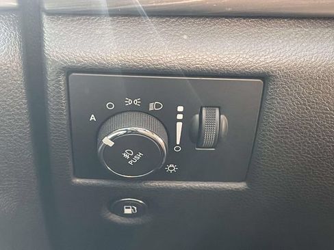 Used 2021 Jeep Grand Cherokee Laredo X AWD/4WD image 26