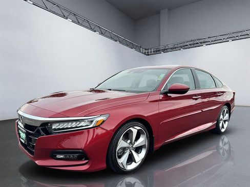 Used 2018 Honda Accord Touring image 10