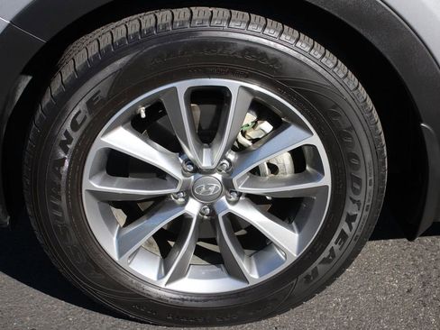 Used 2018 Hyundai Santa Fe SE FWD image 14