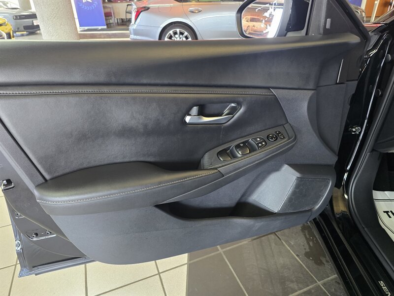 Used 2025 Nissan Sentra SV w/ All-Weather Package FWD image 7