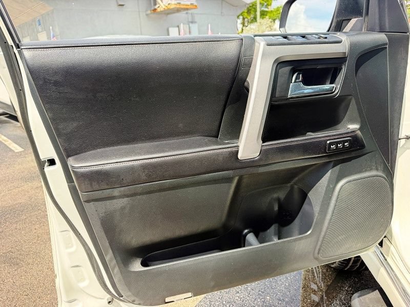 Used 2016 Toyota 4Runner Limited AWD/4WD image 33