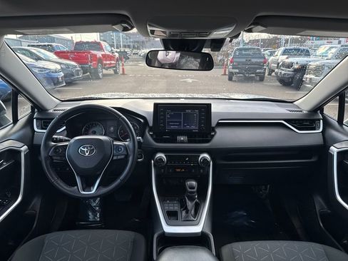 Used 2021 Toyota RAV4 XLE image 12