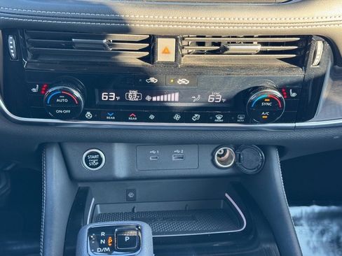 Used 2021 Nissan Rogue Platinum image 19