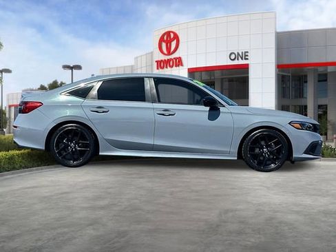 Used 2022 Honda Civic Sport image 3