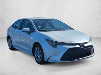 Used 2025 Toyota Corolla LE w/ Convenience Package FWD video 3