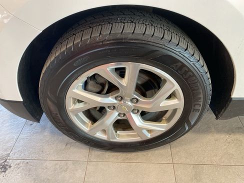 Used 2020 Chevrolet Equinox LT image 9