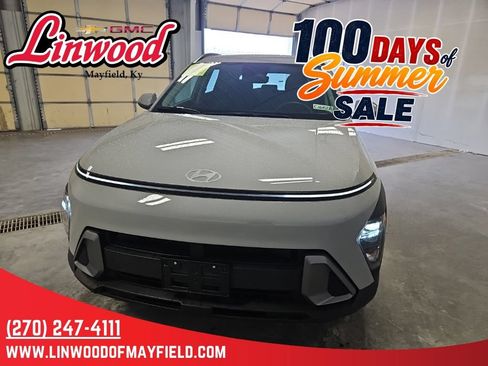 Used 2024 Hyundai Kona SEL FWD image 3