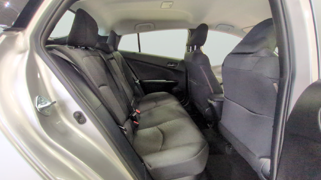 Used 2022 Toyota Prius LE AWD/4WD image 18
