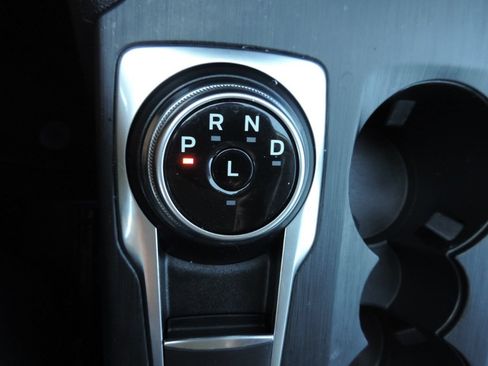 Used 2022 Ford Escape SE w/ SE Sport Appearance Package FWD image 20