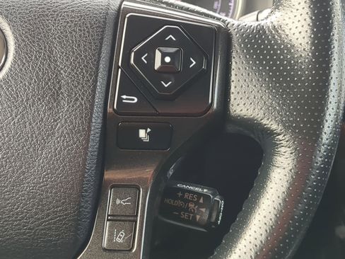 Used 2024 Toyota 4Runner TRD Off-Road Premium image 18