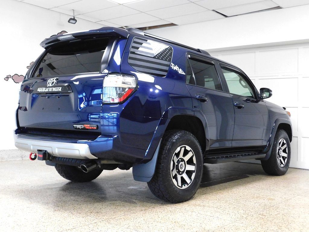 Used 2023 Toyota 4Runner TRD Off-Road Premium w/ Moonroof Package AWD/4WD image 4