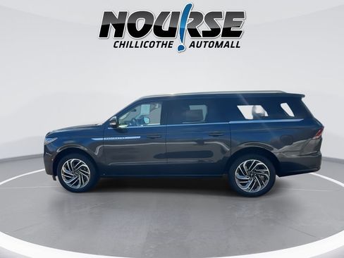 New 2026 Lincoln Navigator L Reserve image 6