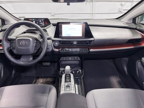 Used 2025 Toyota Prius Plug-In Hybrid image 13