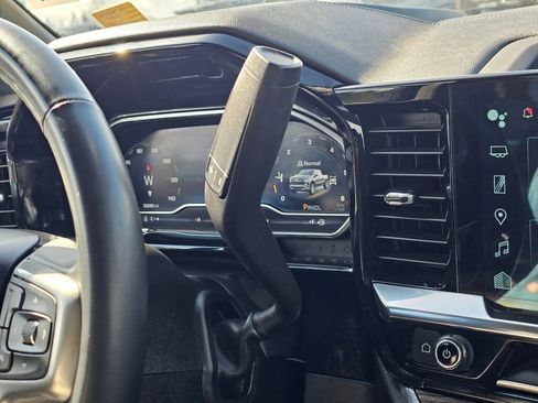 Certified 2024 Chevrolet Silverado 1500 LT w/ Z71 Off-Road Package AWD/4WD image 17