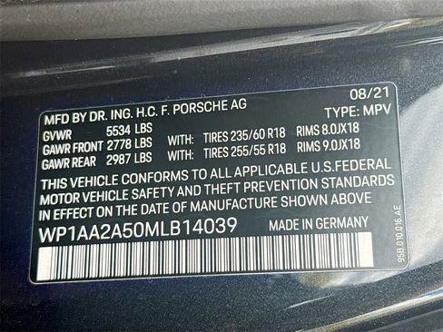 Used 2021 Porsche Macan image 35