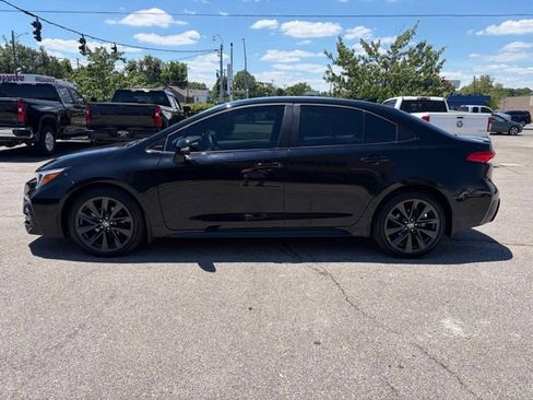 Used 2026 Toyota Corolla SE FWD image 3