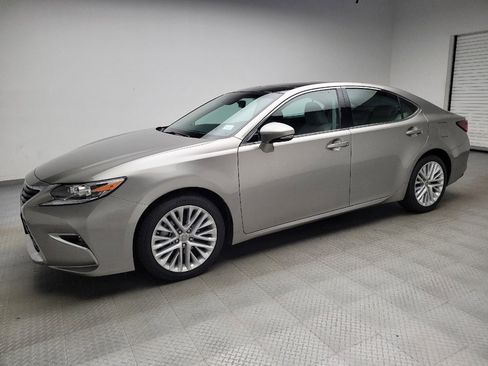 Used 2016 Lexus ES 350 w/ Luxury Package w/Wood Trim FWD image 2