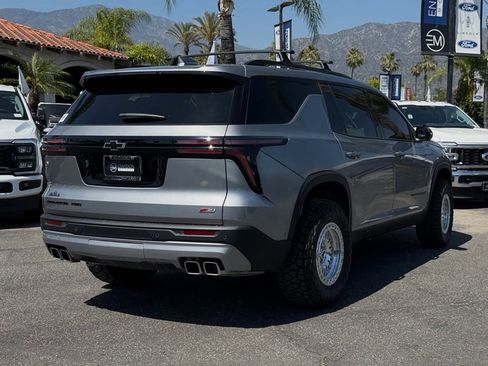 Used 2025 Chevrolet Traverse Z71 w/ Enhanced Driving Package AWD/4WD image 10