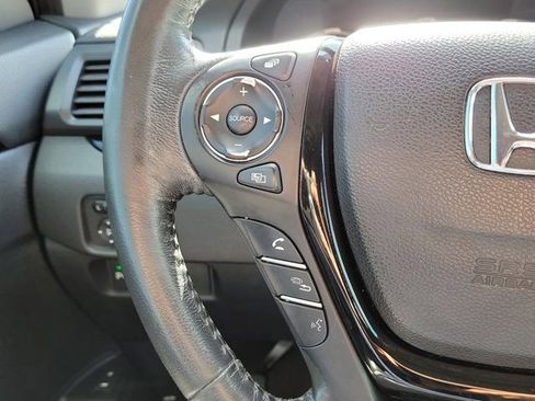 Used 2018 Honda Pilot Touring image 18