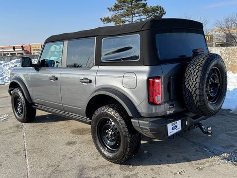 Used 2022 Ford Bronco Black Diamond image 10