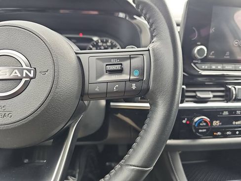 Used 2024 Nissan Pathfinder SV FWD image 25