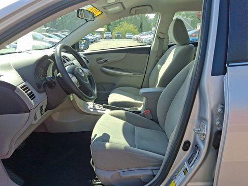 Used 2013 Toyota Corolla LE image 14