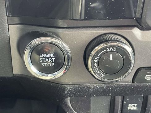 Used 2018 Toyota Tacoma TRD Sport image 28