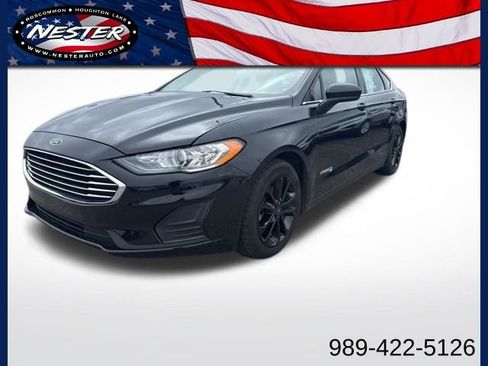 Used 2019 Ford Fusion SE FWD image 1
