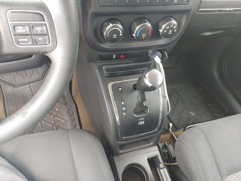 Used 2016 Jeep Patriot Sport w/ Power Value Group image 9