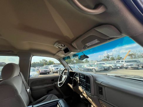 Used 2001 GMC Sierra 2500 4x4 Extended Cab w/ Convenience Plus Group image 46