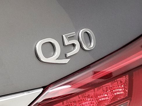 Used 2019 INFINITI Q50 Luxe w/ Essential Package (3.0T Luxe) image 10
