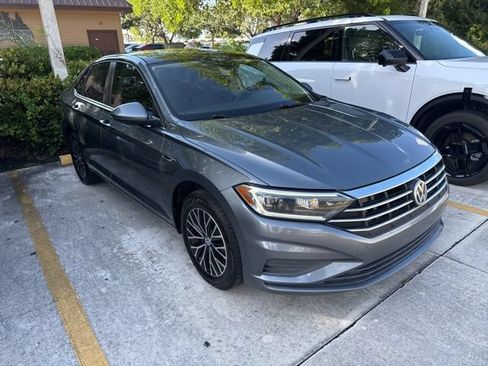 Used 2019 Volkswagen Jetta SEL FWD image 2