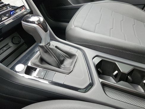 New 2026 Volkswagen Taos SE image 20