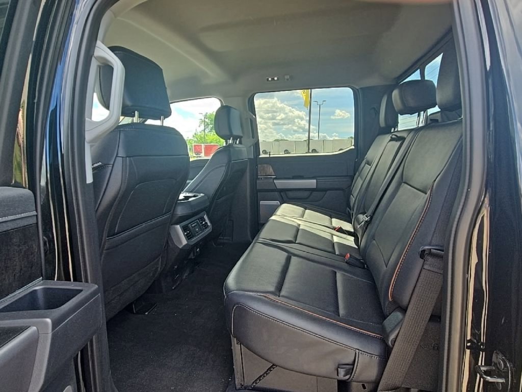 Used 2025 Ford F250 Lariat AWD/4WD image 19