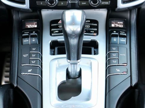Used 2016 Porsche Cayenne GTS image 33