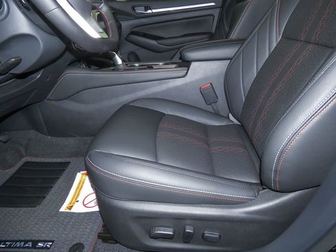 New 2025 Nissan Altima 2.5 SR w/ SR Premium Package image 20