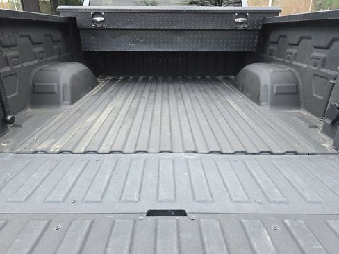 Used 2024 GMC Sierra 1500 Elevation image 12