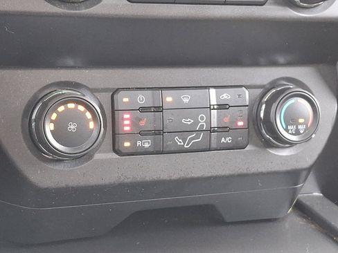 Used 2019 Ford F250 XLT w/ XLT Premium Package image 16