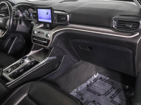 Used 2021 Ford Explorer XLT w/ Equipment Group 202A image 47