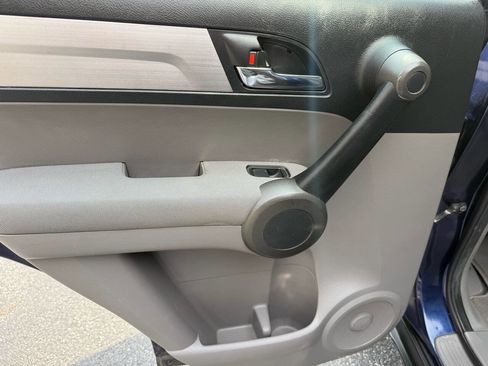 Used 2010 Honda CR-V LX image 9