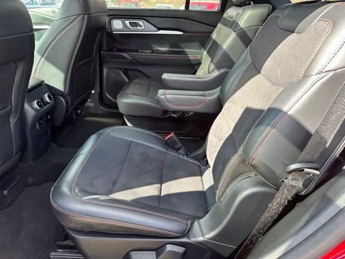 Used 2025 Ford Explorer ST AWD/4WD image 16