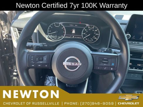 Used 2024 Nissan Rogue SV AWD/4WD image 13
