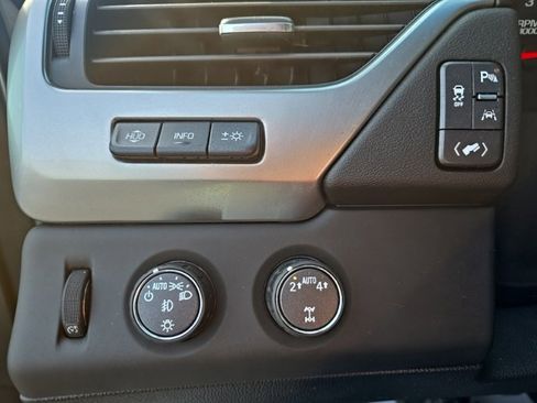 Used 2018 Chevrolet Tahoe Premier image 22