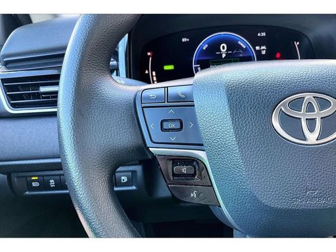 Used 2025 Toyota Camry LE FWD image 11