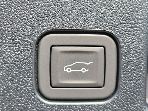 New 2026 Chevrolet Equinox EV RS image 9