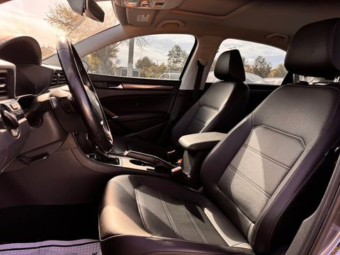 Used 2020 Volkswagen Passat 2.0T R-Line image 9