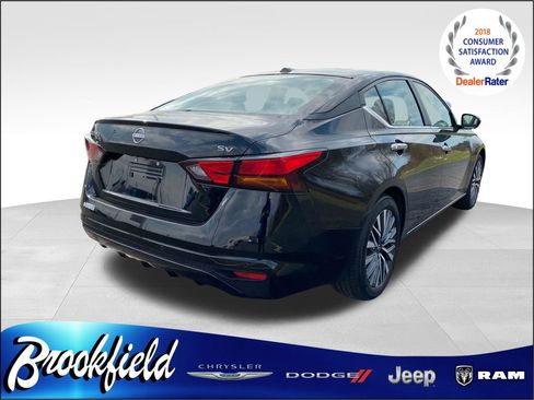 Used 2024 Nissan Altima 2.5 SV image 6