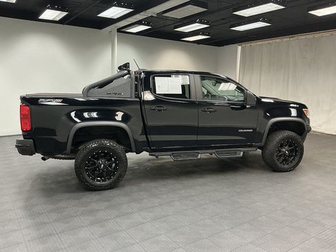 Used 2019 Chevrolet Colorado ZR2 w/ ZR2 Midnight Special Edition AWD/4WD image 6