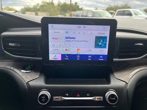 Used 2020 Ford Explorer Platinum image 13