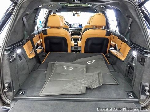 Used 2023 BMW X7 xDrive40i w/ M Sport Package image 28